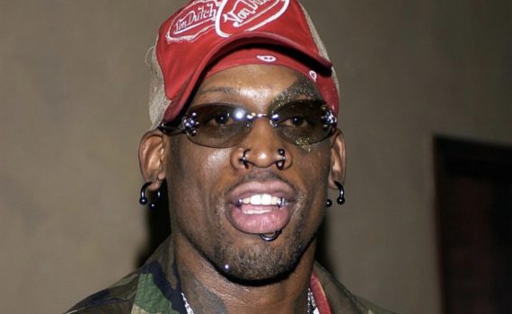 Dennis Rodman vistiendo gorra Vond Dutch